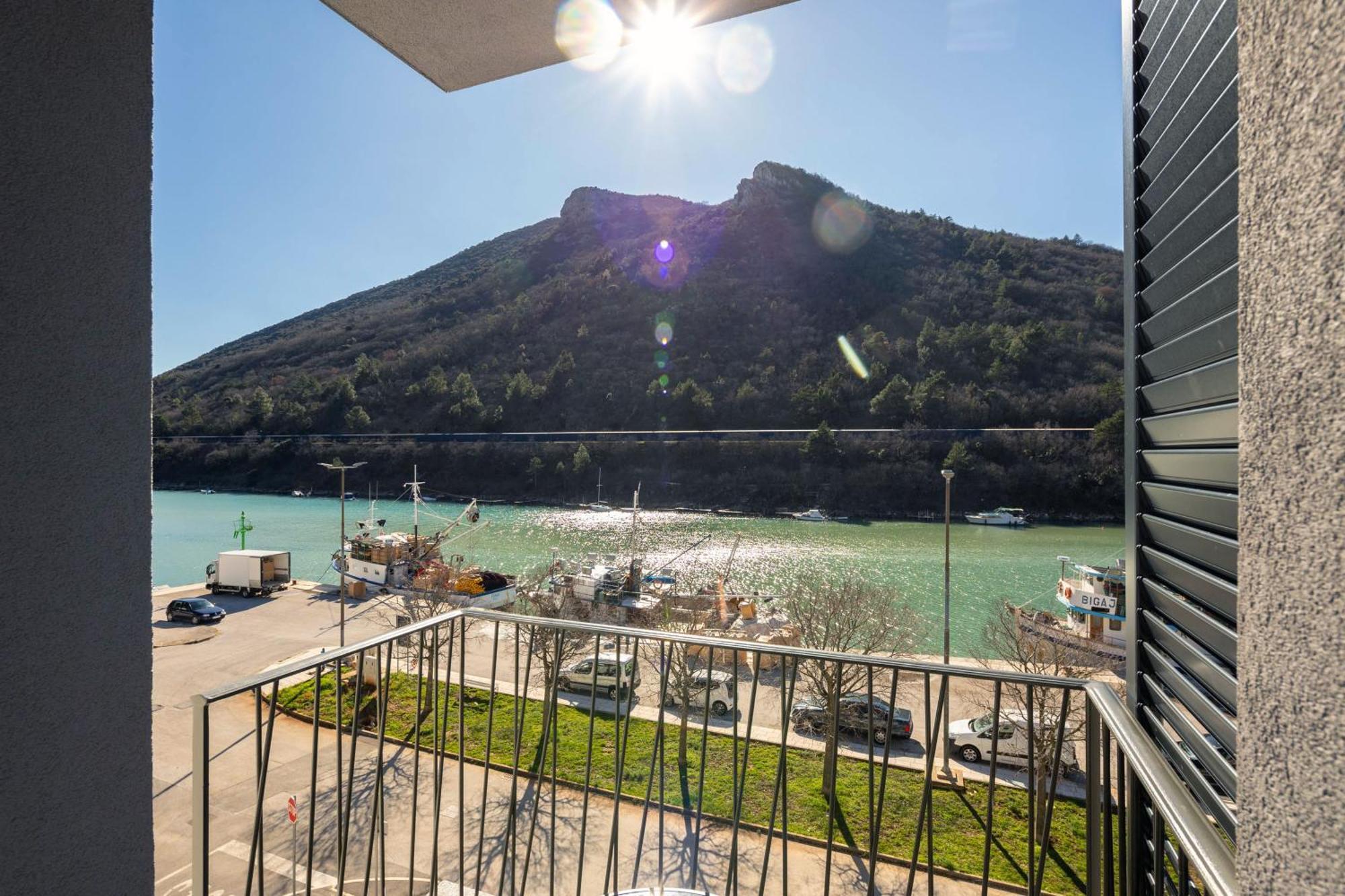 Seafront Villa Andrijana - Happy Rentals Plomin Zewnętrze zdjęcie
