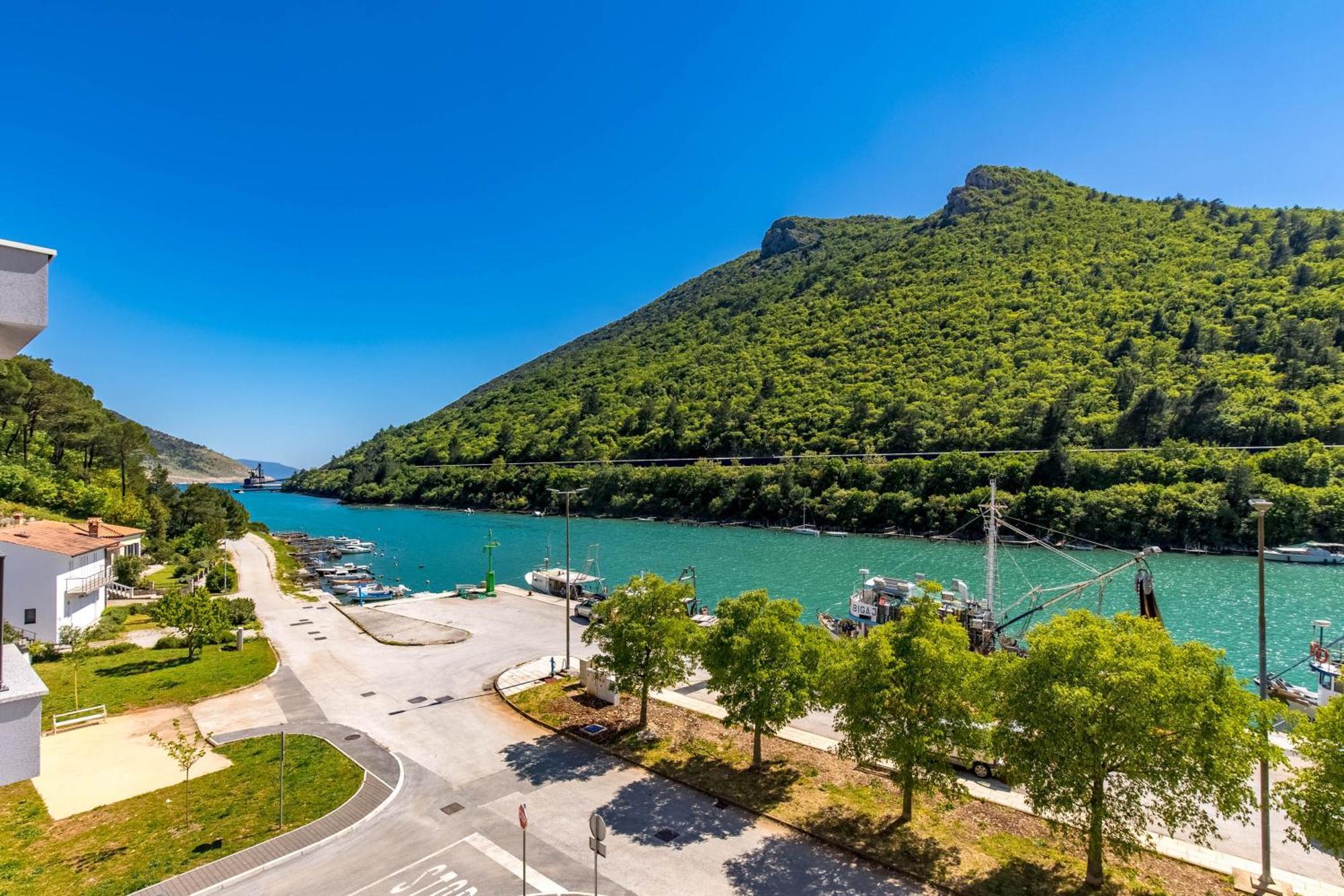 Seafront Villa Andrijana - Happy Rentals Plomin Zewnętrze zdjęcie